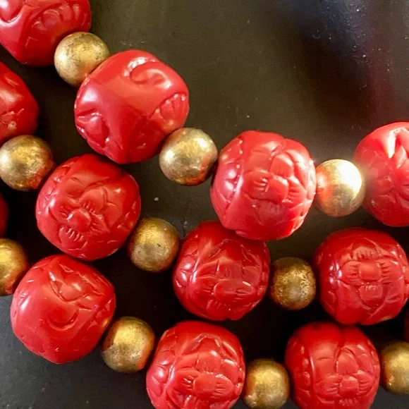 Vintage Carved Red & Glass Beaded Necklaces with gold accents earrings - Picture 4 of 12